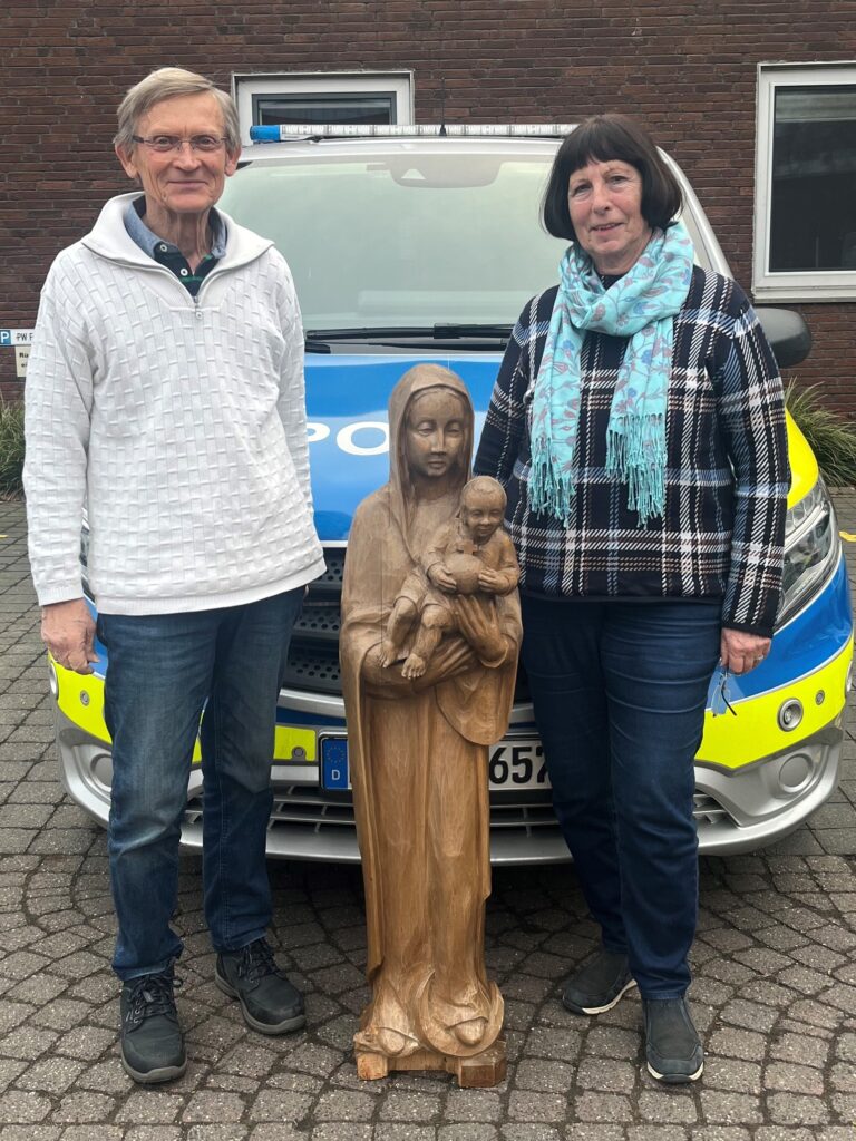 Polizei Madonna Figur