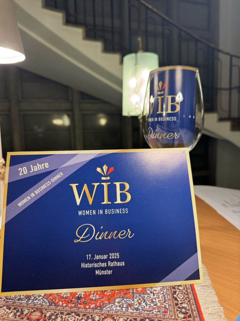 Das Women in Business Dinner 2025 in Münster mit Angelika Schindler-Obenhaus und Tina Müller setzte auf Inspiration, Netzwerken und nachhaltige Führung.