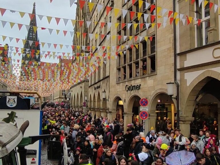 Rosenmontag oder auch Karneval 2025 in Münster, alles zur Strecke und den Straßensperrungen. Sicherheitsmaßnahmen für den Karneval in NRW 2025