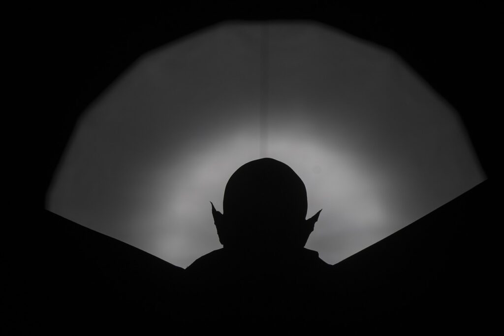 Eine spoilerfreie Filmkritik zu der Nosferatu Neuverfilmung 2024.