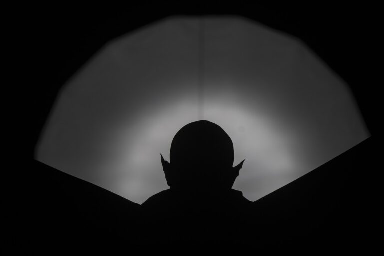 Eine spoilerfreie Filmkritik zu der Nosferatu Neuverfilmung 2024.