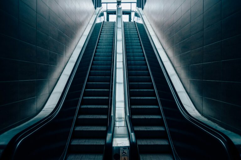 Der XXL Austausch aller Rolltreppen im Hauptbahnhof Münster bringt mehr Komfort und moderne Technik. Fertigstellung Ende 2025.