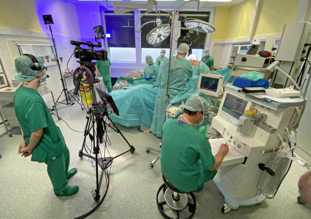 Die Live-OP Schulterchirurgie war Teil einer Fachkonferenz in Münster und zeigte aktuelle Operationsverfahren.