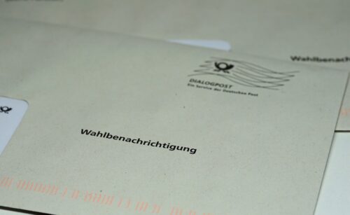 Welche Kandidaten für die Bundestagswahl 2025 in Münster haben die besten Chancen? Wer tritt nach Maria Klein-Schmeink an? Alle Infos zu den Bewerbern und dem Wahlkreis! Kommunalwahl Münster 2025 – Termin, Parteien, Themen und Ausblick. Das Kommunalwahlgesetz NRW wurde vom Verfassungsgericht für verfassungswidrig erklärt. Kleine Parteien wurden systematisch benachteiligt.
