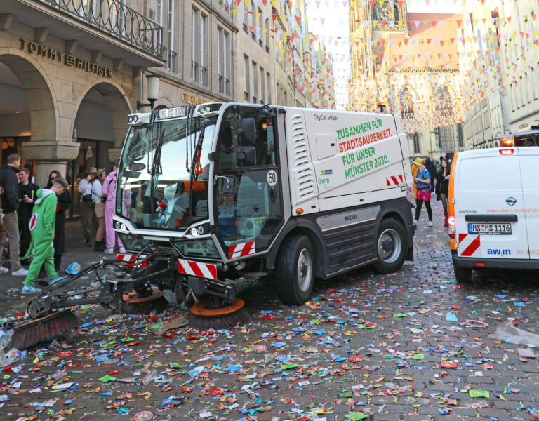 Nach Rosenmontag wurden in Münster 16 Tonnen Müll eingesammelt. Lesen Sie, wie der Frühjahrsputz in Münster die Stadt schnell wieder sauber machte.