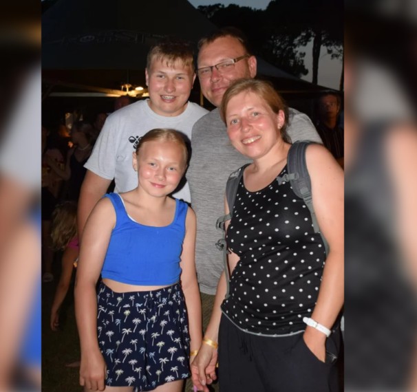 Nadine Korthues aus Senden kämpft gegen Blutkrebs. Ihre Familie und Freunde organisieren am 9. März eine Registrierungsaktion für Stammzellspender in der Steverhalle, um ihr Leben zu retten.Nadine Korthues aus Senden kämpft gegen Blutkrebs. Ihre Familie und Freunde organisieren am 9. März eine Registrierungsaktion für Stammzellspender in der Steverhalle, um ihr Leben zu retten.