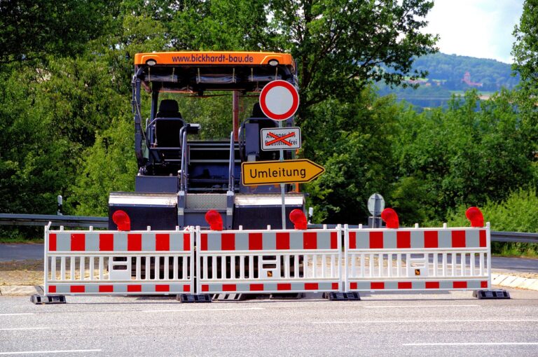 Ein schwerer Unfall in Westerkappeln mit Rettungshubschraubereinsatz sorgt dafür, dass die Osnabrücker Straße heute gesperrt ist.