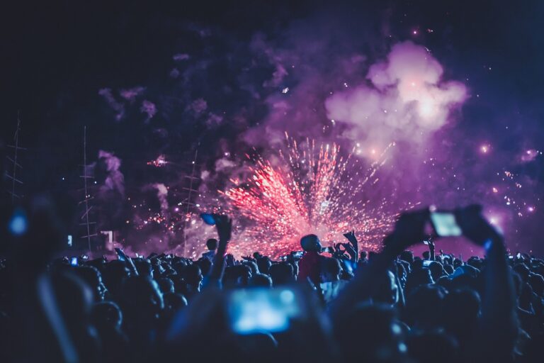 Erlebe das docklands 2025 in Münster: Über 100 Acts, Ibiza-Vibes, internationale Stars und pure elektronische Musik – ein Muss für alle Techno-Fans!