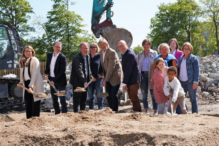 Der Neubau der Melanchthonschule Münster-Coerde schafft moderne Lernräume und setzt auf nachhaltige Architektur. Alle Details zu Planung und Zeitplan.