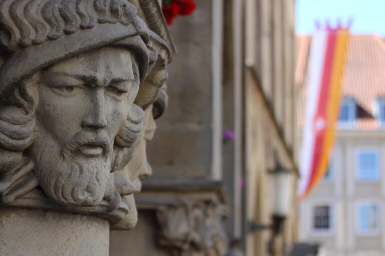 Erlebe beim Hansemahl 2025 auf Münsters Prinzipalmarkt Geschichte, Genuss und Gemeinschaft mit westfälischen Spezialitäten.