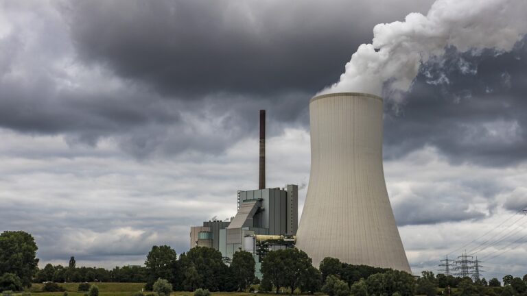 Die Sprengung Kraftwerk Ibbenbüren am 6. April bringt umfassende Evakuierungen, Sperrungen und Sicherheitsmaßnahmen mit sich – hier erfährst du alles Wichtige.