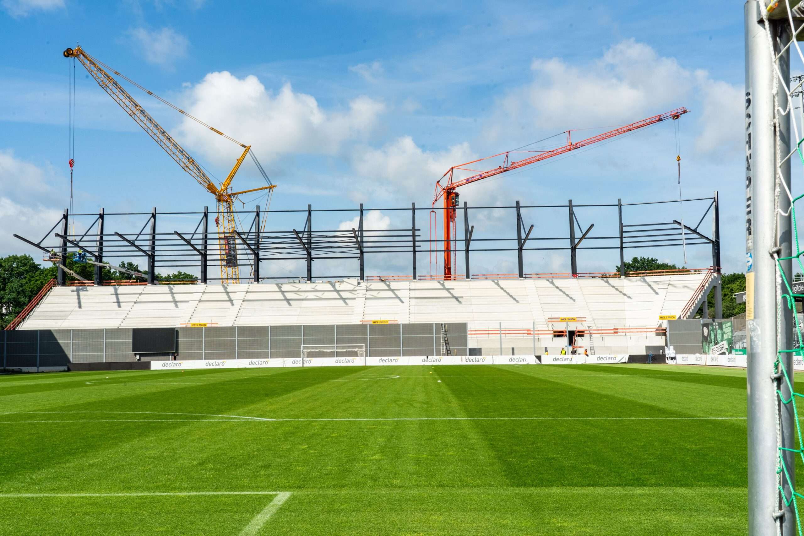 Die neue Westtribüne im LVM-Preußenstadion öffnet bereits im August 2025 – deutlich früher als geplant und pünktlich zum Heimspielauftakt.