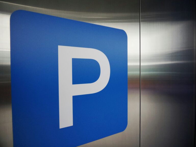 Die CDU Münster fordert angesichts des steigenden Parkdrucks auf der Sentruper Höhe Lösungen vom UKM – ohne Mehrbelastung für Anwohner. Zwei Kurzzeitparkplätze sollen zurückkommen.