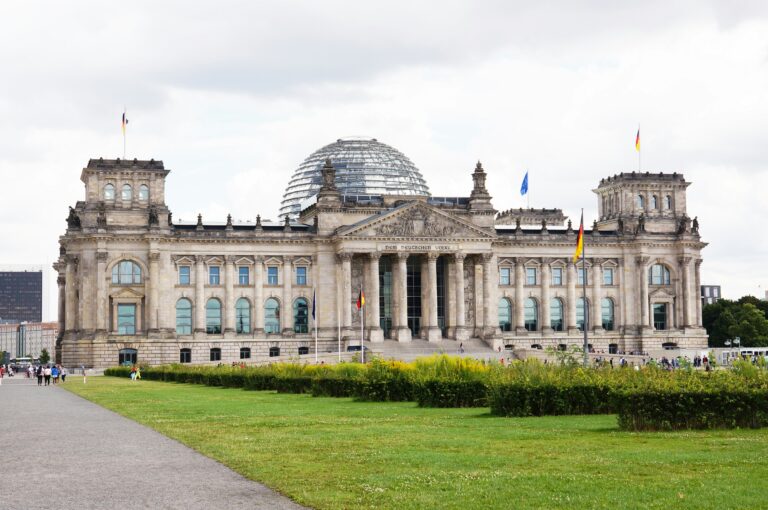 Jens Spahn aus dem Münsterland wird Fraktionschef der CDU/CSU – und spielt eine zentrale Rolle in der neuen schwarz-roten Koalition 2025. Was das für die Region bedeutet.