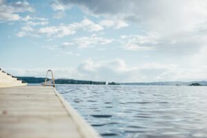 Der Saisonstart am Silbersee II in Haltern am See wurde vorgezogen – mit frischem Sand, Sicherheitskonzept und großer Vorfreude auf die Badesaison. Badestellen in NRW 2024 überzeugen mit Top-Werten – doch nicht alle im Münsterland bleiben „ausgezeichnet“. Sommerzeit ist Badezeit! Die schönsten Badeseen im Münsterland – mit Infos zu Lage, Ausstattung, Eintritt und Geheimtipps.