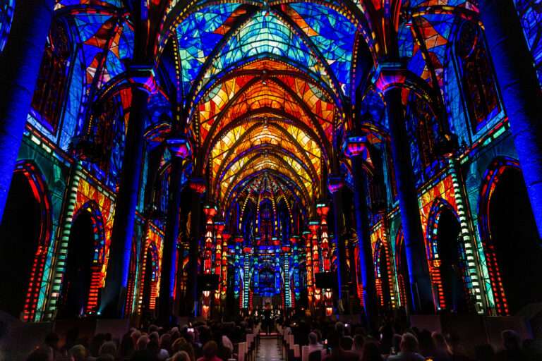 Die Lichtshow Luminiscence im St.-Paulus-Dom Münster verbindet Geschichte, Musik und Projektion – ab September regelmäßig zu erleben.