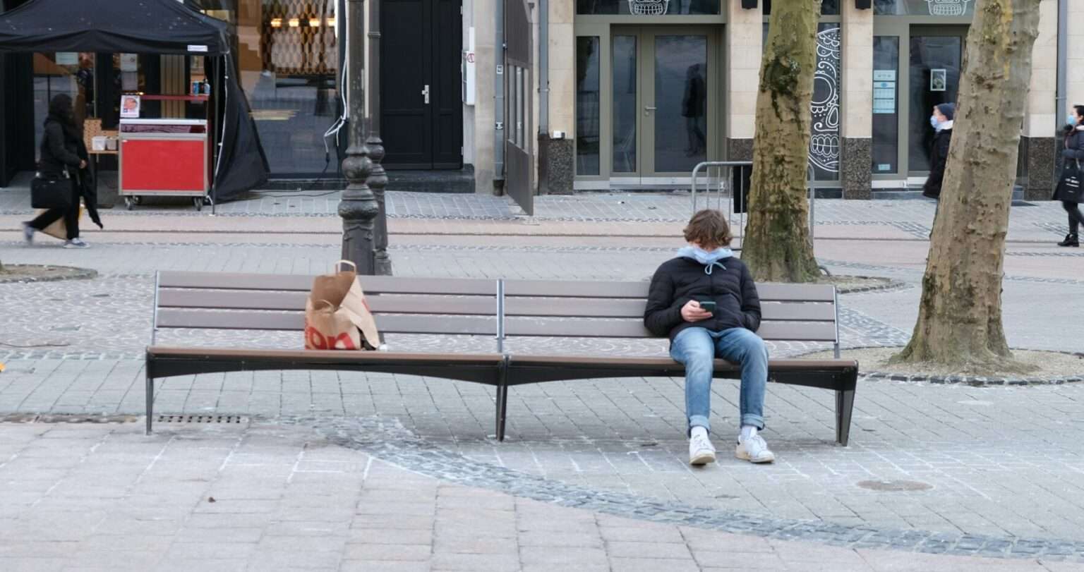 Die Bezirksvertretung Mitte hat beschlossen, die Sitzbänke am Servatiiplatz in Münster wieder aufzustellen.
