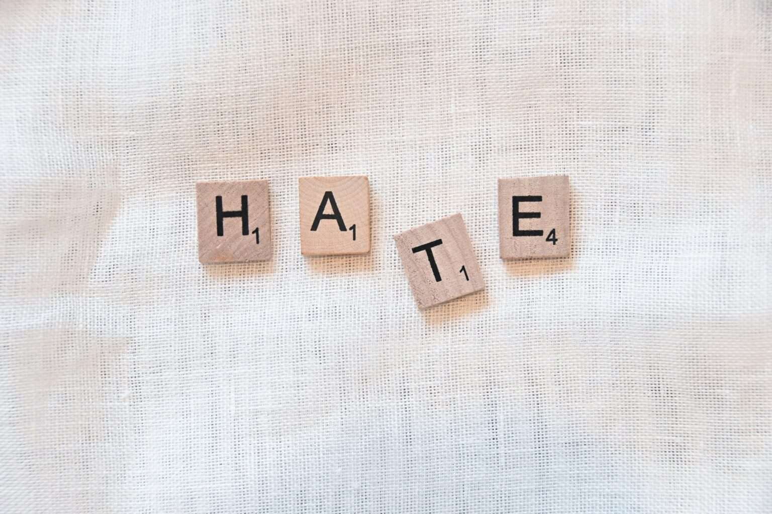 Hassrede im Internet: Münsterische Forschung zur Strafverfolgung von Hate Speech