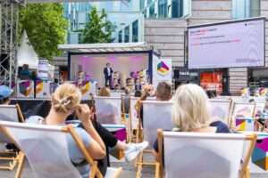 Eine Institution der gesamten „SchlauRaum“-Woche ist noch bis zum heutigen Freitagnachmittag der Open-Air-Hörsaal an der Stubengasse. ©Stadt Münster/MünsterView