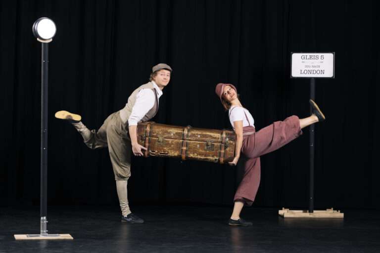 Das Theater Roter Hund Münster lädt am 27. Juli 2025 zu zwei kostenfreien Vorstellungen für Familien ein – mit Theater, Akrobatik und Picknick.