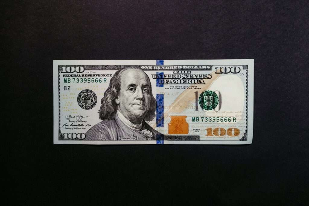 Gefälschte Dollarscheine