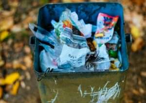 Greenpeace und der BUND fordern in Münster eine Verpackungssteuer für Einwegverpackungen – nach dem erfolgreichen Vorbild aus Tübingen.