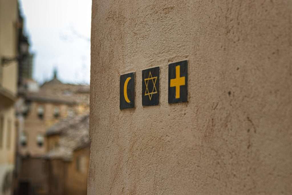 Eine neue Studie der Uni Münster zeigt: Religion verliert weltweit an Bedeutung – selbst in islamisch geprägten Ländern wie dem Iran.