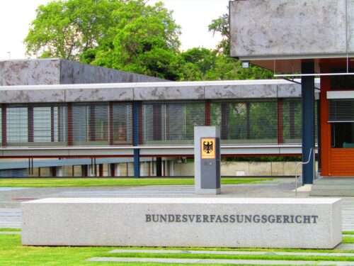 Nach dem Rückzug von Brosius-Gersdorf wächst die Kritik an der geplatzten Richterwahl. Kathrin Gebel spricht von Kulturkampf – die Union verteidigt ihr Vorgehen.