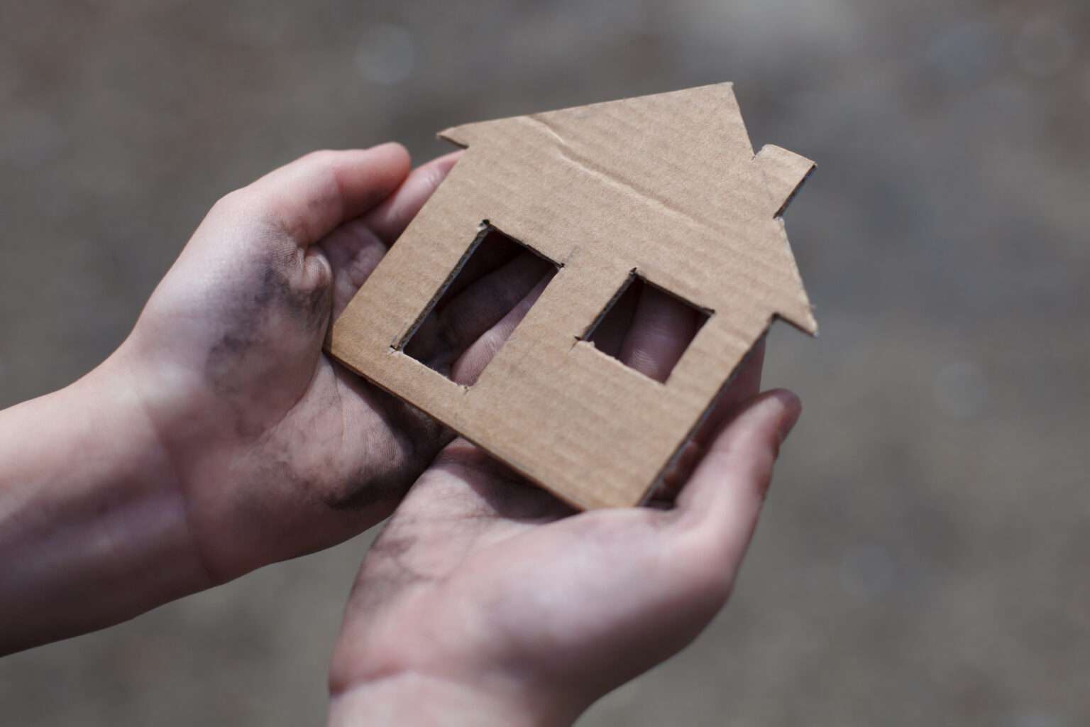 Die Veranstaltungsreihe „Wem gehört die Stadt“ thematisiert Wohnungslosigkeit und Wohnraum in Münster. Ausstellung, Diskussion, Lesung und Workshop laden alle ein.