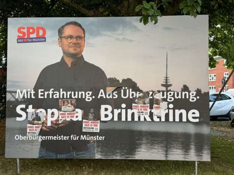 Wahlplakate in Münster erneut beschädigt: Die IDL kritisiert die „Free Gaza“-Graffiti als Angriff auf die Demokratie.