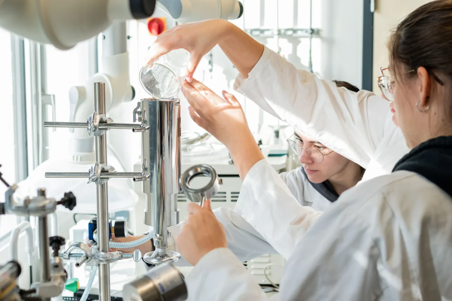 Beim DiscoverING Camp 2025 der FH Münster erleben Schülerinnen Ingenieurwissenschaften hautnah. Vom 14. bis 17. Oktober warten spannende Projekte