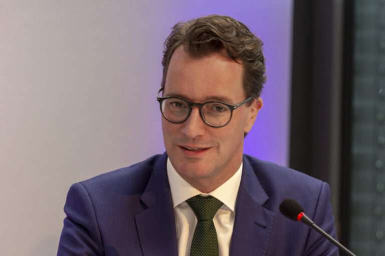 NRW-Kommunalwahl 2025: CDU bleibt stärkste Kraft, SPD verliert, AfD legt erwartungsgemäß deutlich zu. Höchste Wahlbeteiligung seit 1994.