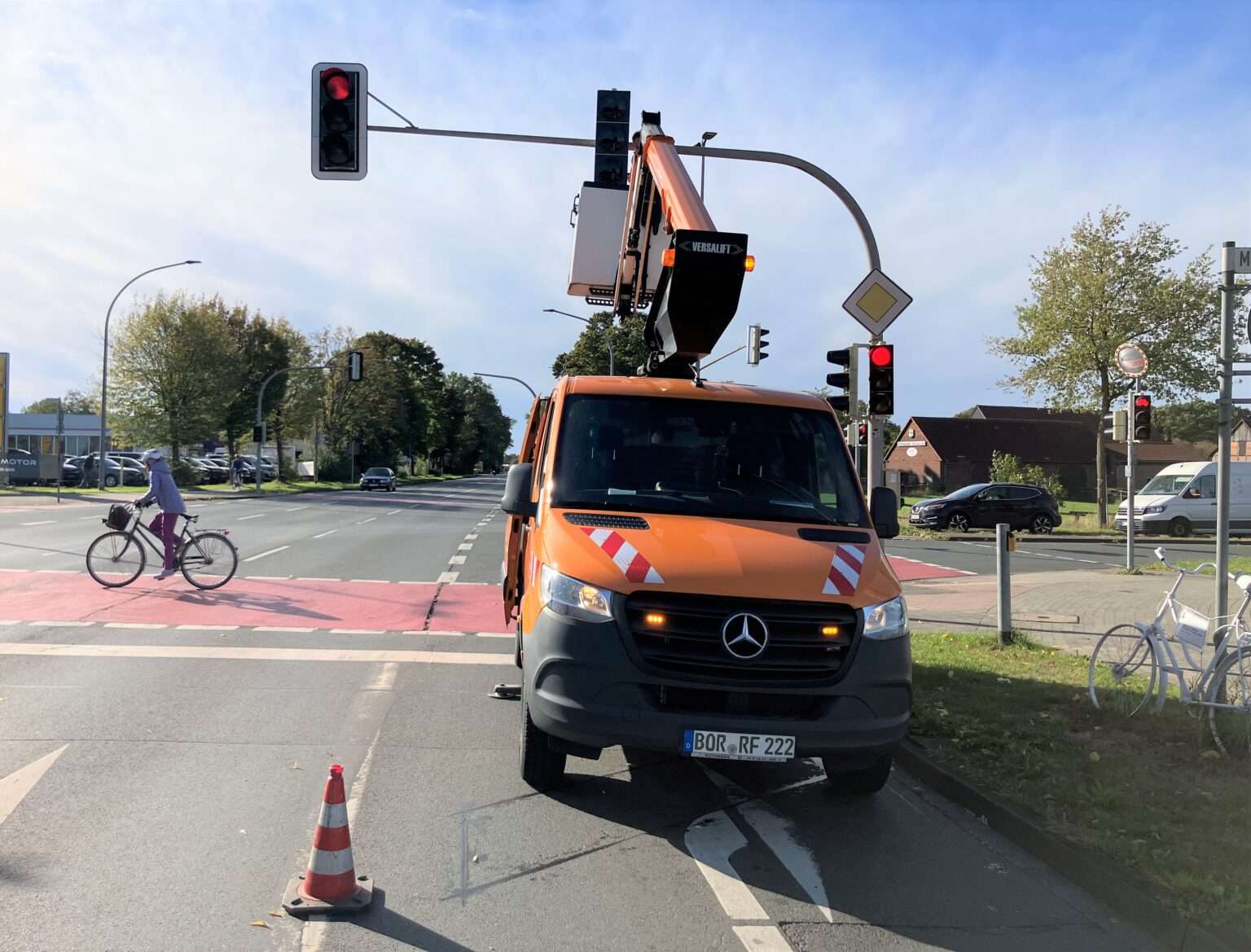 : In Hiltrup wurde eine neue Ampelschaltung eingeführt. Sie trennt Rad- und Fußverkehr von Autos an der Kreuzung Westfalenstraße und soll so die Sicherheit erhöhen.