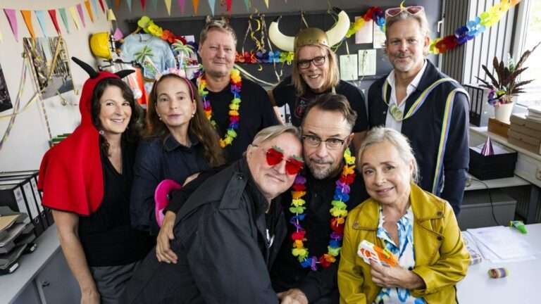 Münster Tatort Karneval: Thiel und Boerne ermitteln im neuen Fall „Maskerade“ in der Karnevalswelt. Erstmals ohne Staatsanwältin Klemm, Ausstrahlung 2026 geplant.