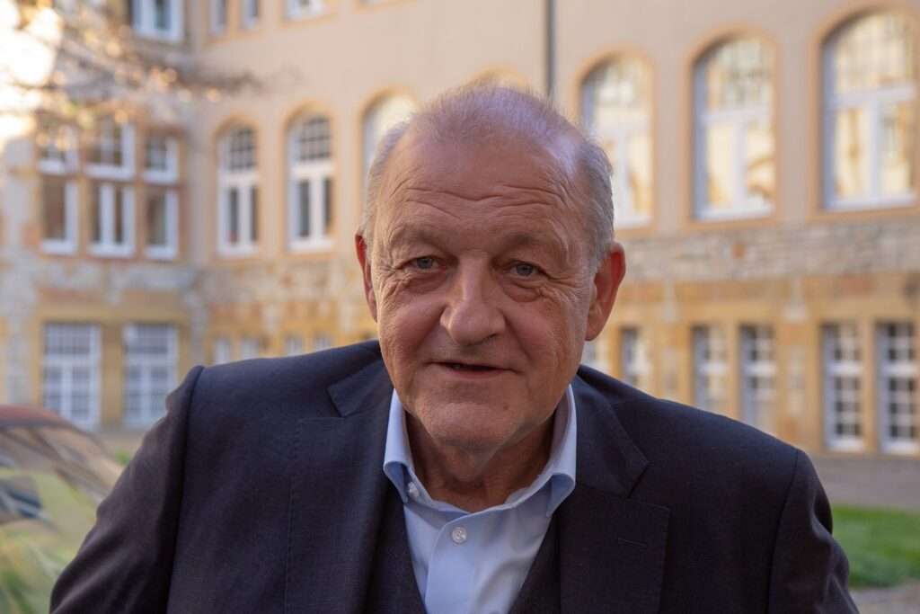 In Münster wurde eine neue Wilsberg-Folge am St.-Mauritz-Gymnasium gedreht. Schüler, Eltern und Lehrer wirkten als Komparsen mit.