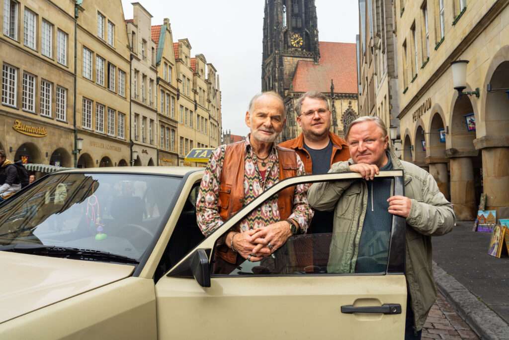 In Münster laufen die Dreharbeiten für den neuen Tatort Münster „Maskerade“. Thiel und Boerne ermitteln im Karnevalsmilieu – erstmals ohne Mechthild Großmann.