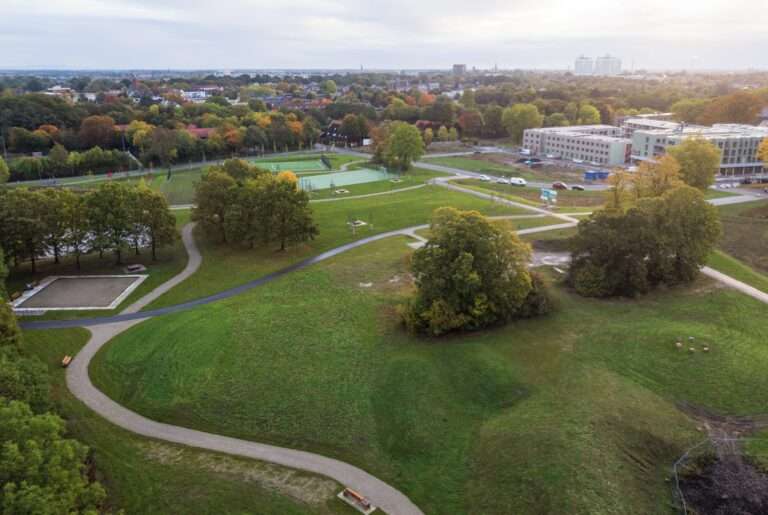 53.000 Quadratmeter Grünanlagen bietet der „Grüne Trichter” im Oxford-Quartier.