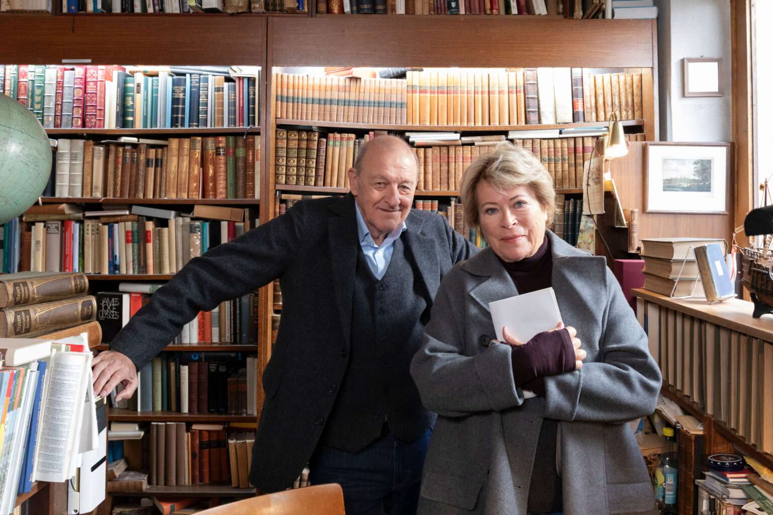 In Münster werden derzeit zwei neue Folgen der ZDF-Krimireihe Wilsberg gedreht. Gedreht wird unter anderem am Domplatz, im Antiquariat Solder und am Gymnasium St. Mauritz.