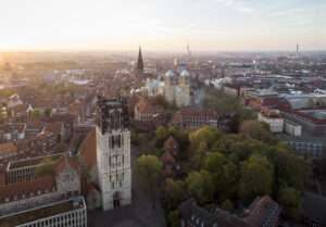 Stadt Münster startet repräsentative Münsterumfrage 2025 zu Ehrenamt, Wohnen, Gesundheit und Stadtleben. Teilnahme online bis 14. November.