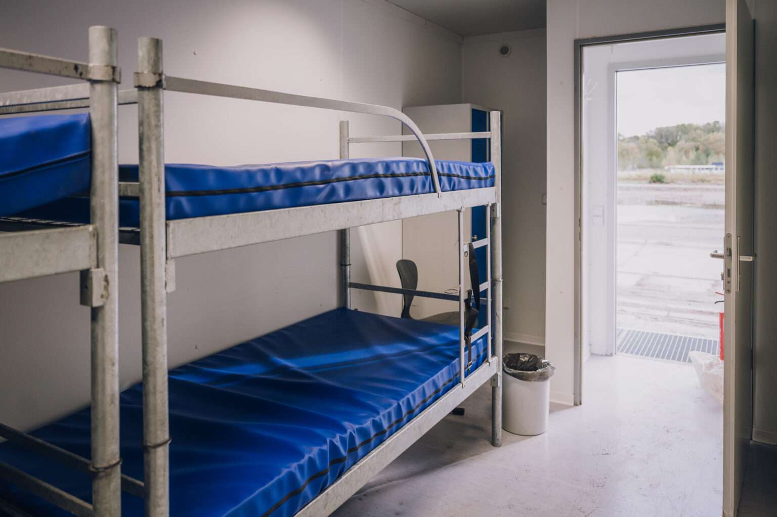 Die Winternothilfe Münster eröffnet 50 neue Schlafplätze in Containern am Albersloher Weg. Ziel ist, obdachlosen Menschen im Winter Schutz und Unterstützung zu bieten.