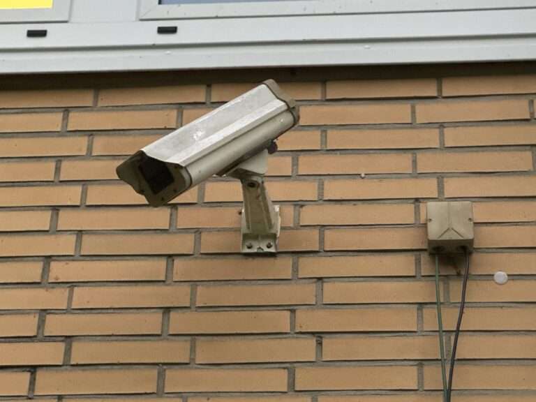 Videoüberwachung an Schulen in Münster soll ausgeweitet werden. Auch Zugangssperren und neue Regeln für Schulhöfe sind geplant.