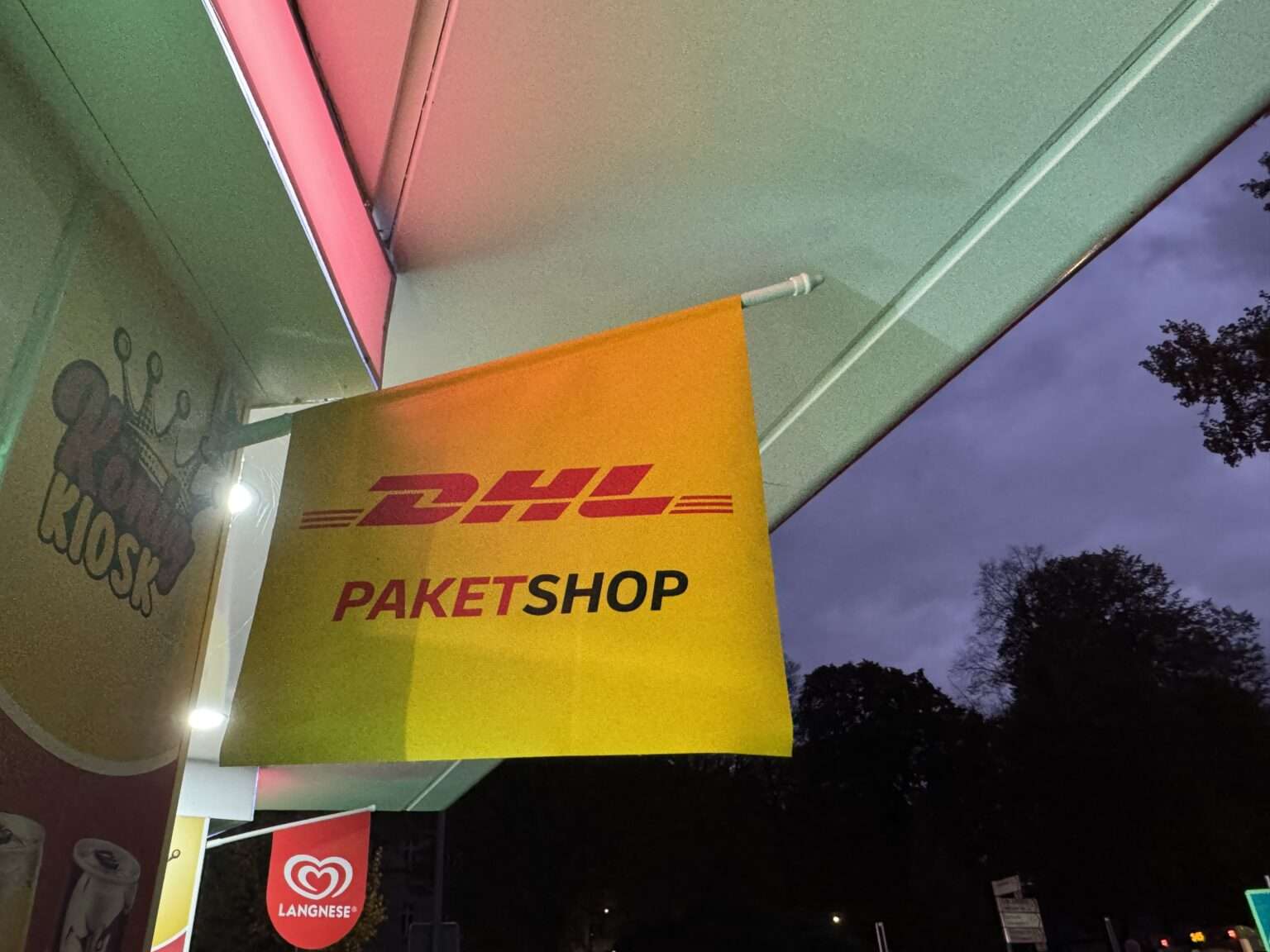 Am Paketshop am Inselbogen in Münster häufen sich Beschwerden. Recherchen zeigen widersprüchliche Öffnungszeiten und weitere Auffälligkeiten.