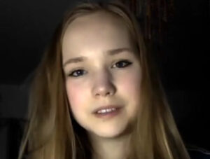 Naomi Seibt, als „Anti-Greta“ bekannt, hat in den USA einen Asylantrag eingereicht. Sie spricht von politischer Verfolgung in Deutschland – mit Unterstützung von Elon Musk.