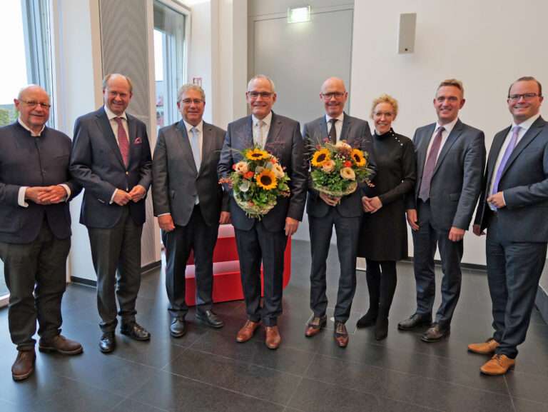Peter Scholz und Roland Klein bleiben im Vorstand der Sparkasse Münsterland Ost. Die Wiederbestellung steht für Vertrauen und Kontinuität.