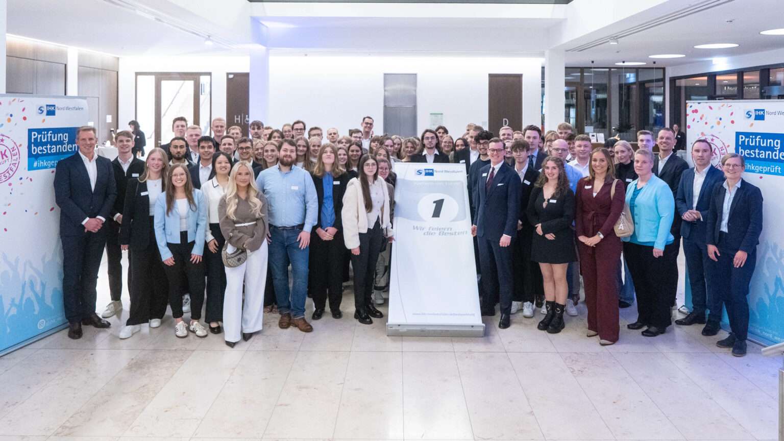 Von der Ausbildung ins Berufsleben: IHK zeichnet 91 Spitzen-Azubis aus Münster aus