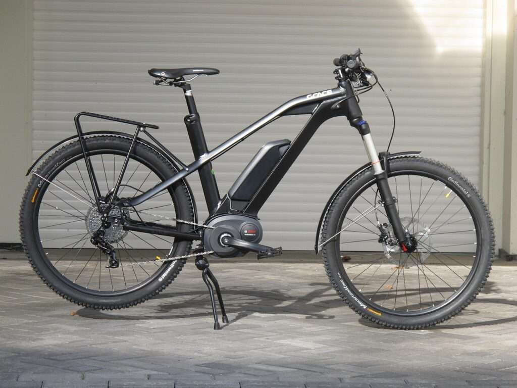 Dank eines GPS-Signals hat die Polizei Münster in Angelmodde neun gestohlene Fahrräder und einen E-Scooter entdeckt. Ein 51-Jähriger steht im Verdacht.