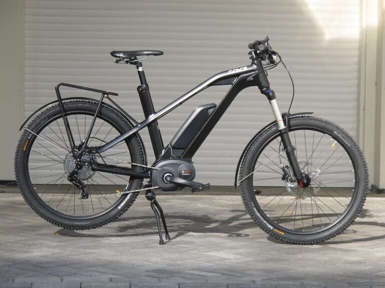 Dank eines GPS-Signals hat die Polizei Münster in Angelmodde neun gestohlene Fahrräder und einen E-Scooter entdeckt. Ein 51-Jähriger steht im Verdacht.