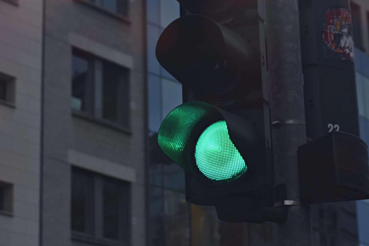 Auf der Wilhelmstraße Münster regelt ab Freitag eine Baustellenampel den Verkehr. Wegen Bauarbeiten wird die Straße einspurig – Autofahrer müssen mit Verzögerungen rechnen.