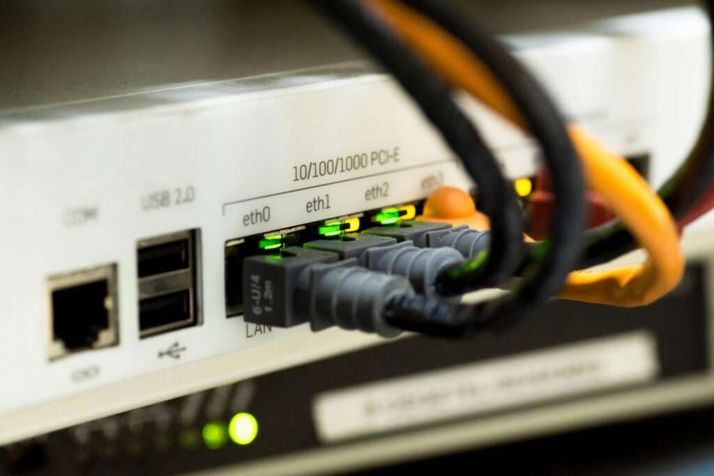 Die Preisspirale im deutschen Telekommunikationsmarkt dreht sich weiter. Vodafone und Telekom erhöhen Festnetzpreise beziehungsweise passen Rabatte und Aktionen deutlich an.