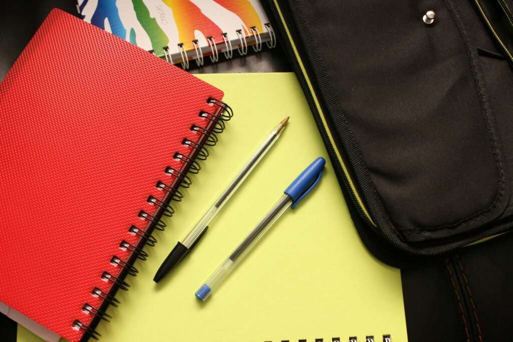 Nach einer anonymen Drohmail wurde die Gutenberg-Realschule Hiltrup geräumt. Polizei gibt Entwarnung – der Unterricht soll am Dienstag wieder starten.